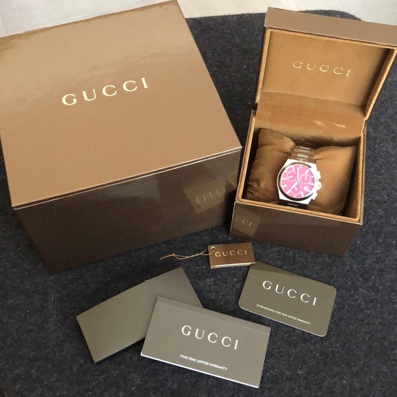 Gucci Accessories - ⭐️🎉1DAY SALE🎉⭐️ Gucci Watch - Like New!